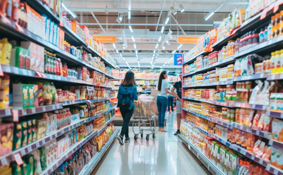 Unveiling the FMCG Market in the UAE: Trends, Opportunities, and Risks